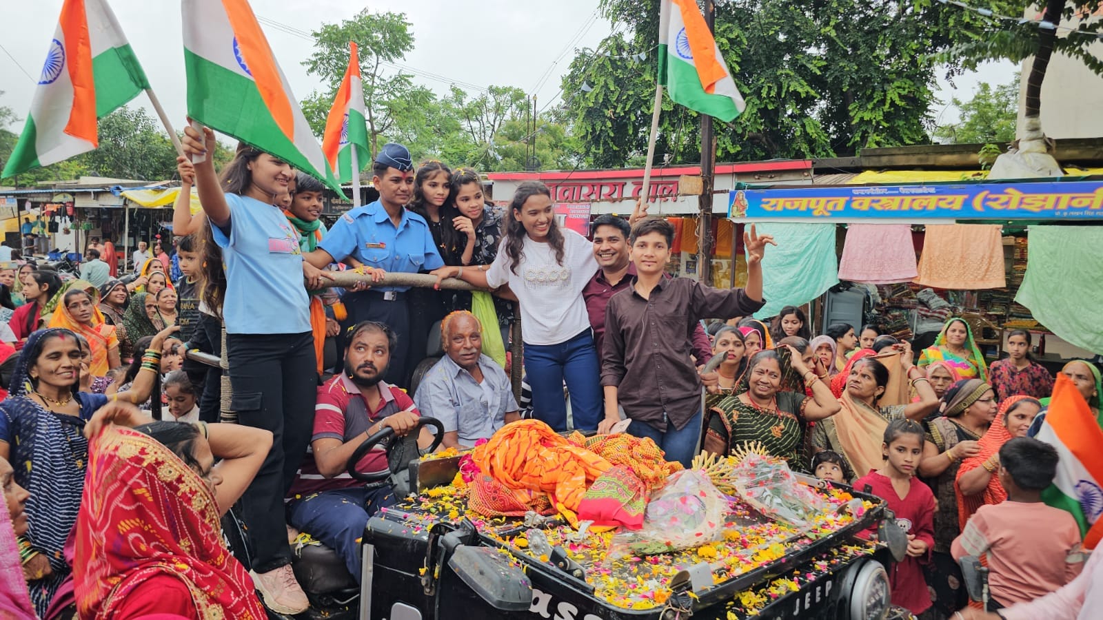 वायु सेना का प्रशिक्षण प्राप्त कर घर लौटी तनीषा