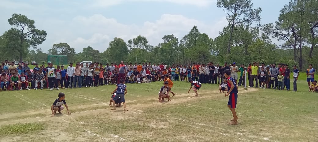 झंडूता के घण्डीर स्कूल में आयोजित खण्ड स्तरीय (छात्र) अंडर 14 खेलकूद प्रतियोगिता में अपनी प्रति झंडूता के घण्डीर स्कूल में आयोजित खण्ड स्तरीय (छात्र) अंडर 14 खेलकूद प्रतियोगिता में अपनी प्रति