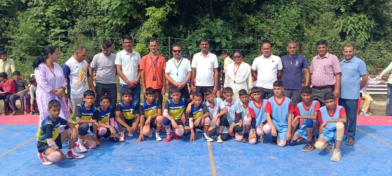 झंडूता के घण्डीर स्कूल में आयोजित खण्ड स्तरीय (छात्र) अंडर 14 खेलकूद प्रतियोगिता में अपनी प्रति झंडूता के घण्डीर स्कूल में आयोजित खण्ड स्तरीय (छात्र) अंडर 14 खेलकूद प्रतियोगिता में अपनी प्रति