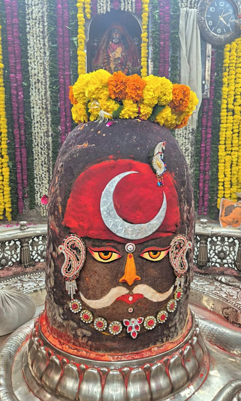 रात 3 बजे जागे बाबा महाकाल... पहले स्नान फिर श्रृंगार और अंत मे रमाई भस्म