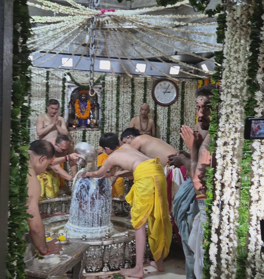 बाबा महाकाल के दरबार में मनाए जाते हैं हर तरह के पर्व बाबा महाकाल के दरबार में मनाए जाते हैं हर तरह के पर्व