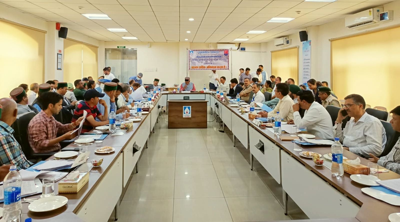 झाकड़ी में पुनर्वास एवं पुनस्र्थापन सलाहकार समिति बैठक की अध्यक्षता करते मंत्री जगत सिंह नेगी। झाकड़ी में पुनर्वास एवं पुनस्र्थापन सलाहकार समिति बैठक की अध्यक्षता करते मंत्री जगत सिंह नेगी।