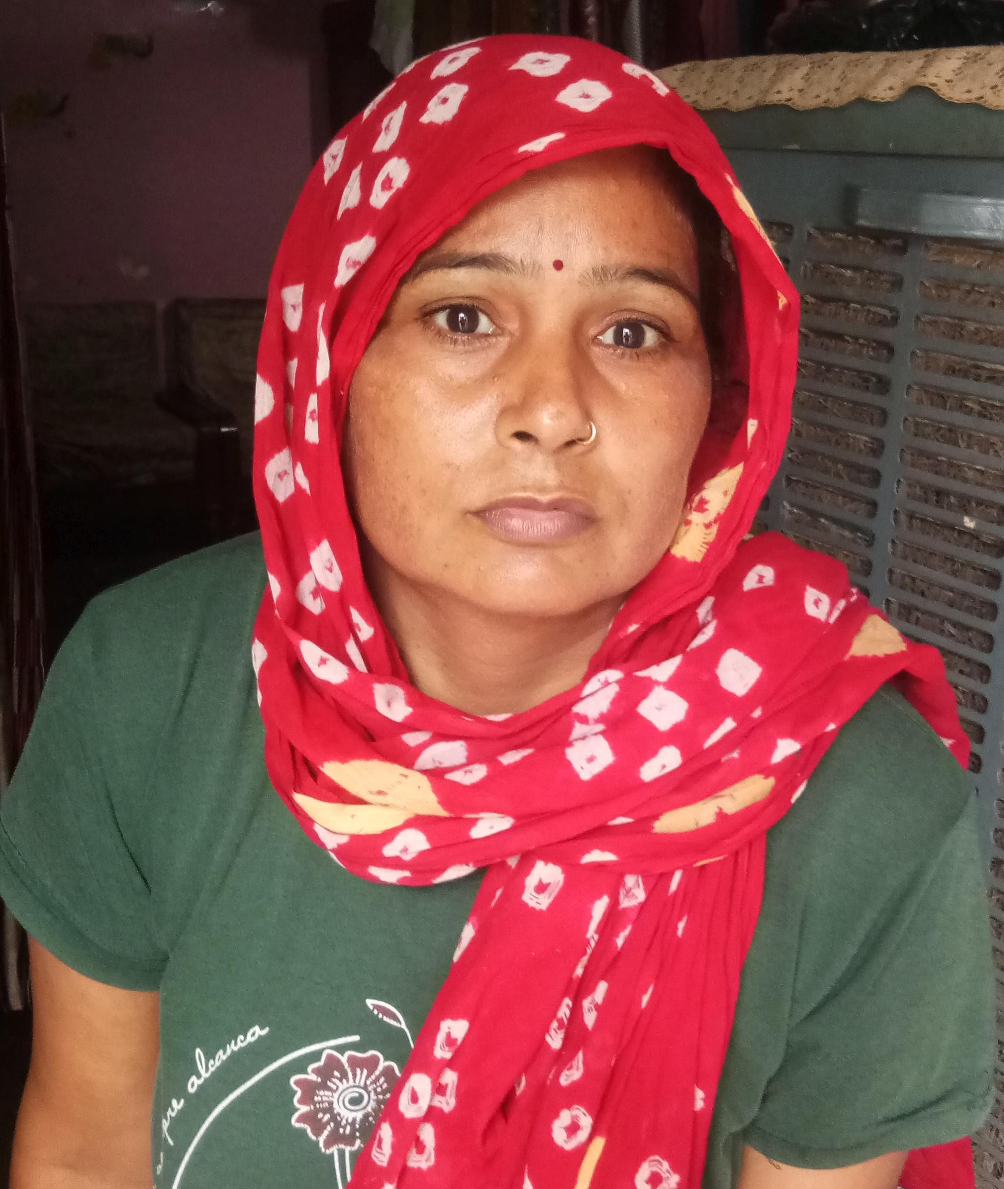 फोटो संख्या:65- शंकर कॉलोनी में पानी की समस्या को लेकर रोष प्रदर्शन करती महिलाएं--संवाद