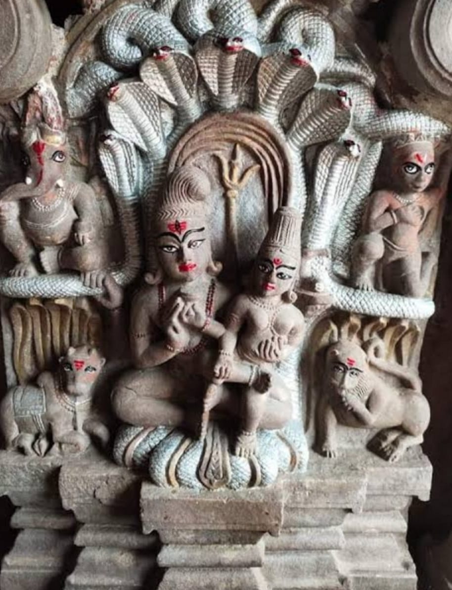 श्री नागचंद्रेश्वर मन्दिर के आज रात 12 बजे खुलेंगे पट... अधिकारियों ने देखी व्यवस्थाएं श्री नागचंद्रेश्वर मन्दिर के आज रात 12 बजे खुलेंगे पट... अधिकारियों ने देखी व्यवस्थाएं