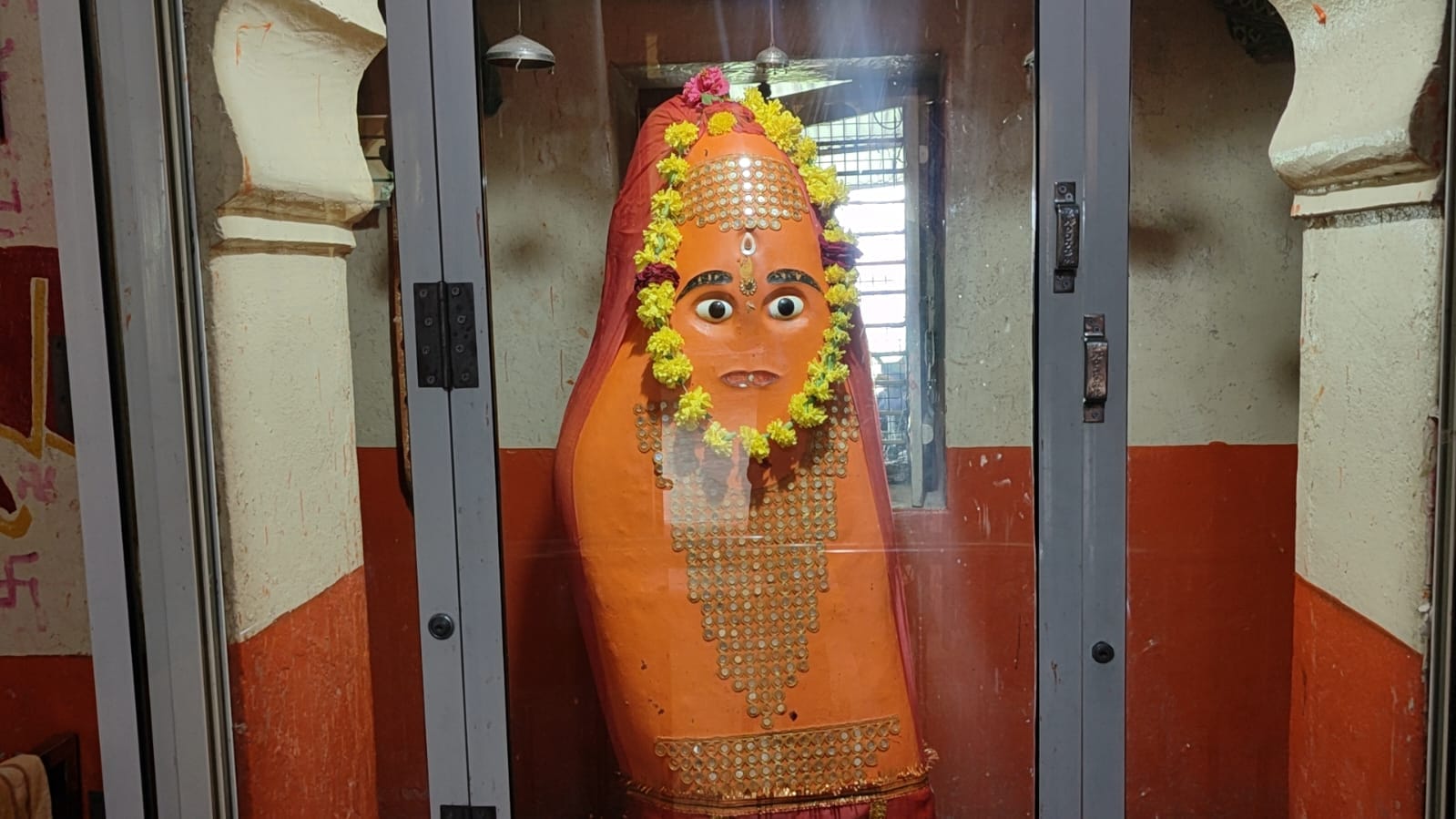अति प्राचीन तक्षक नाग मंदिर का है विशेष महत्व अति प्राचीन तक्षक नाग मंदिर का है विशेष महत्व