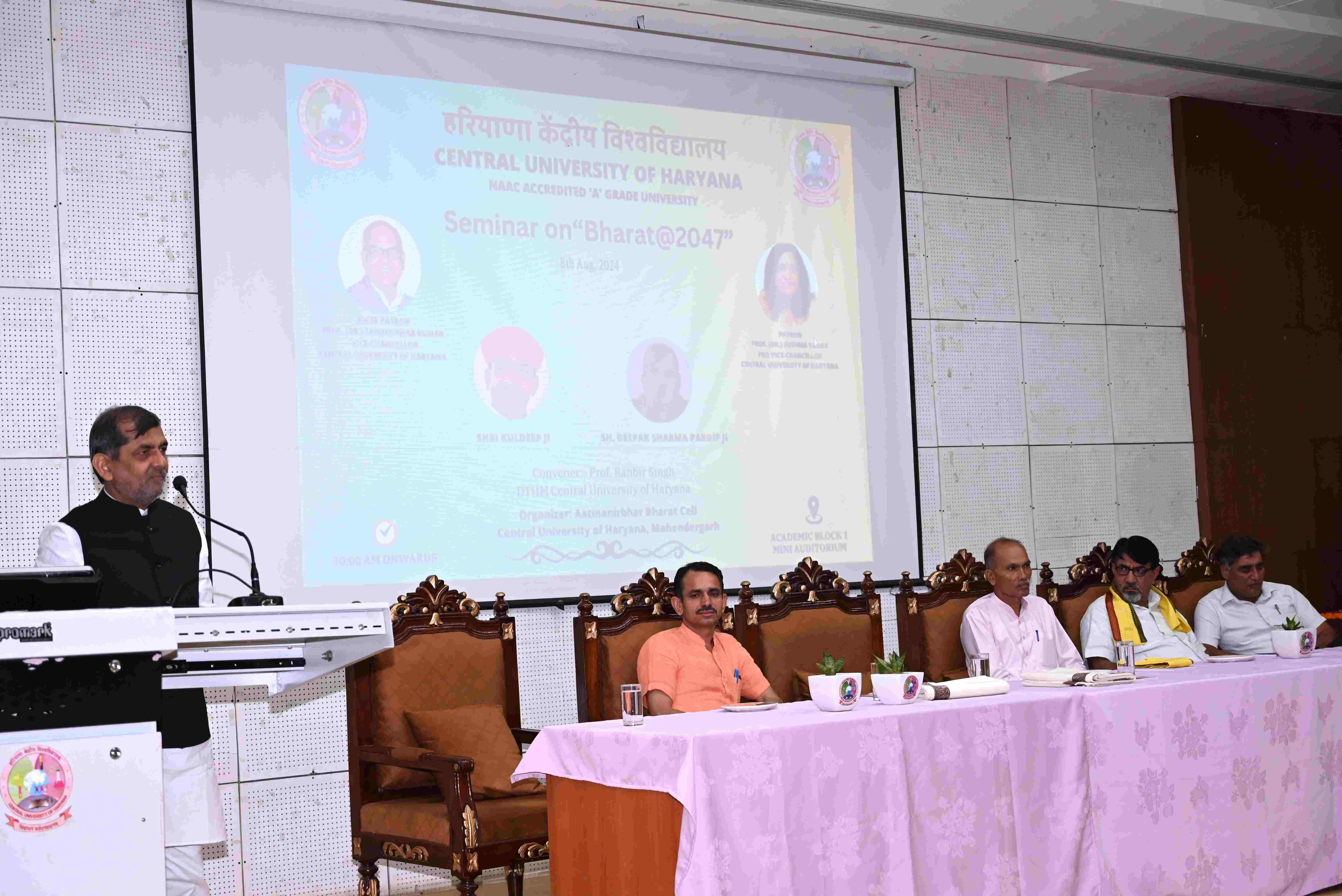 फोटो संख्या:60- हकेंवि में दीप प्रज्जवलन कर सेमिनार का उद्घाटन करते दीपक शर्मा प्रदीप---स्रोत- फोटो संख्या:60- हकेंवि में दीप प्रज्जवलन कर सेमिनार का उद्घाटन करते दीपक शर्मा प्रदीप---स्रोत-