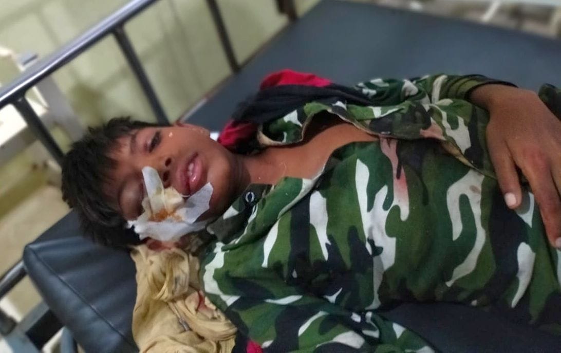 सरायअकिल के बरई गांव में घटना के बाद छानबीन करती पुलिस। संवाद सरायअकिल के बरई गांव में घटना के बाद छानबीन करती पुलिस। संवाद
