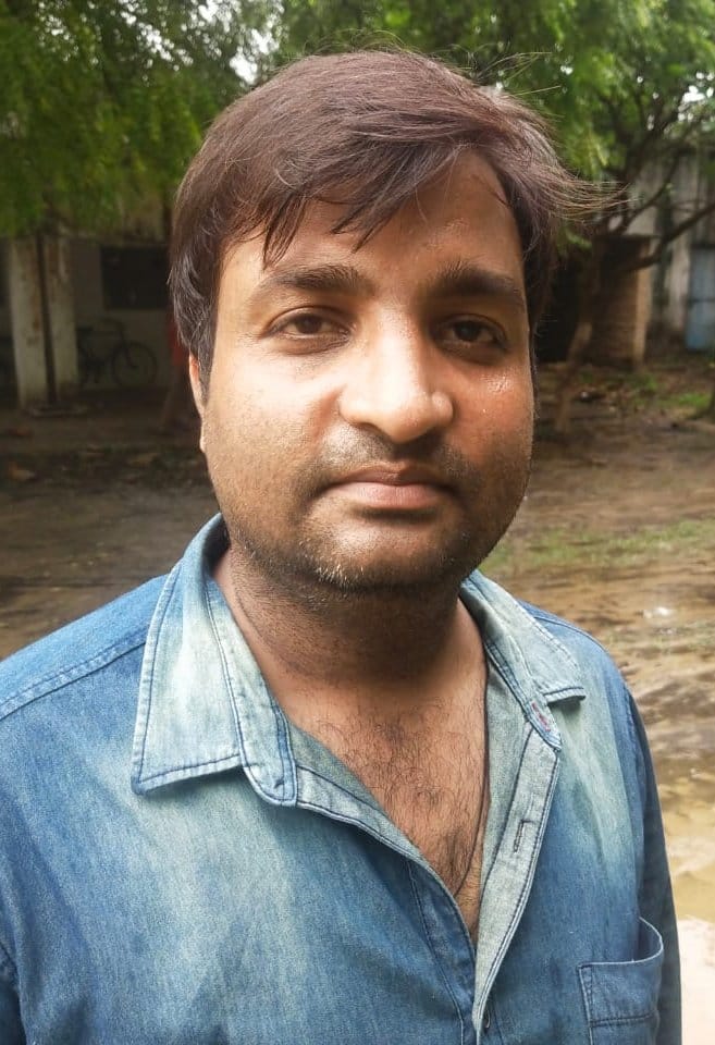 केपी कॉलेज से डीएलएड की परीक्षा देकर बाहर निकलते परीक्षार्थी। संवाद केपी कॉलेज से डीएलएड की परीक्षा देकर बाहर निकलते परीक्षार्थी। संवाद