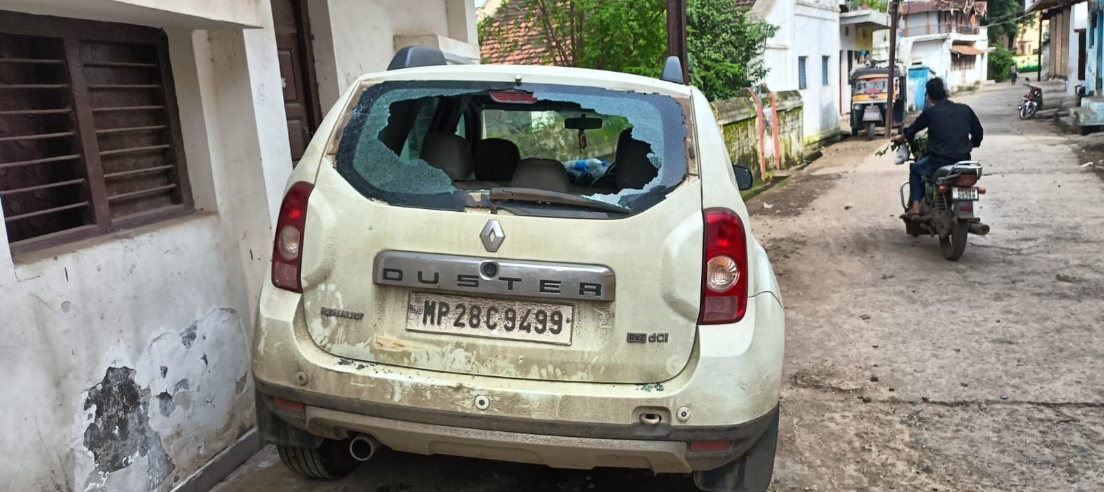 तोड़फोड़ करने वाला आरोपी
