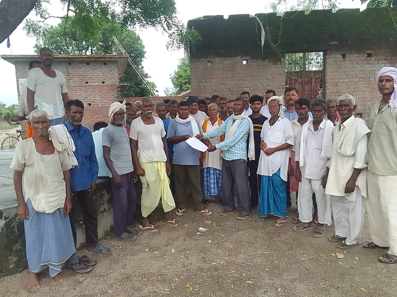 पूरनपुर क्षेत्र के गांव खिरकिया बरगदिया के समीप कटान करती शारदा नदी।स्रोत: ग्रामीण पूरनपुर क्षेत्र के गांव खिरकिया बरगदिया के समीप कटान करती शारदा नदी।स्रोत: ग्रामीण