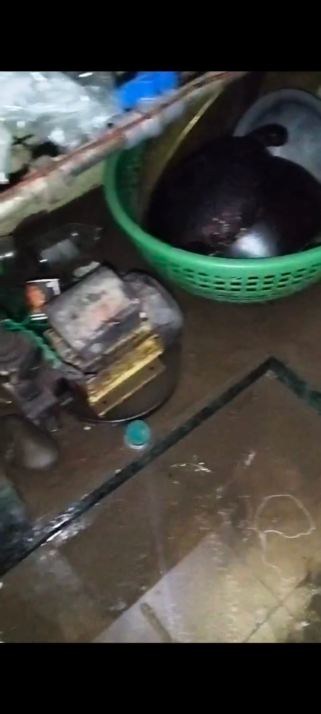 शहर के अमरपुर मौहल्ला में बारिश के बाद नाला बनी गलियां। संवाद
