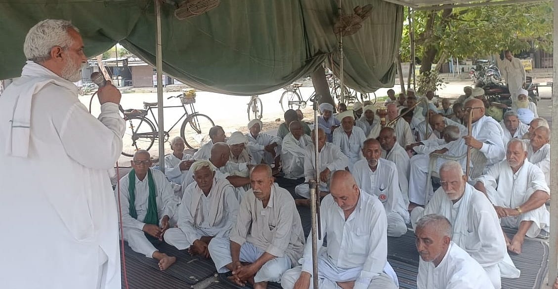 10जेएनडी24: लघु सचिवायल परिसर में धरने देकर बैठे किसान। संवाद 10जेएनडी24: लघु सचिवायल परिसर में धरने देकर बैठे किसान। संवाद
