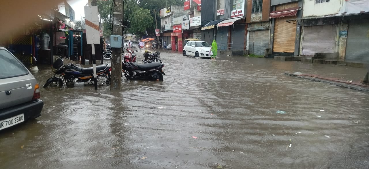 कुरुक्षेत्र। बारिश हुई तो पानी निकासी न होने के चलते तालाब बना कुरुक्षेत्र पैनोरमा। संवाद
