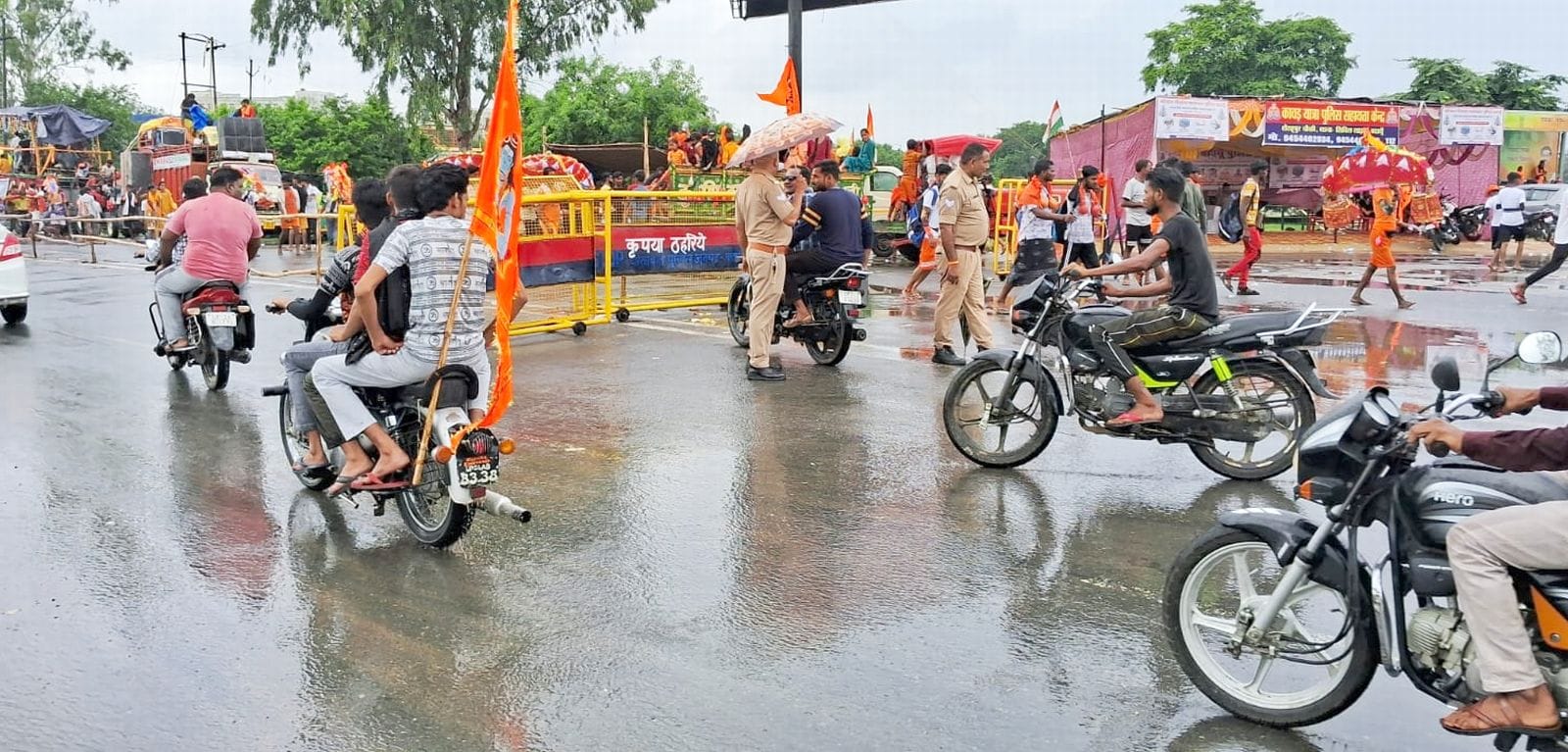 दहगवां में बारिश से हुआ जलभराव। संवाद दहगवां में बारिश से हुआ जलभराव। संवाद