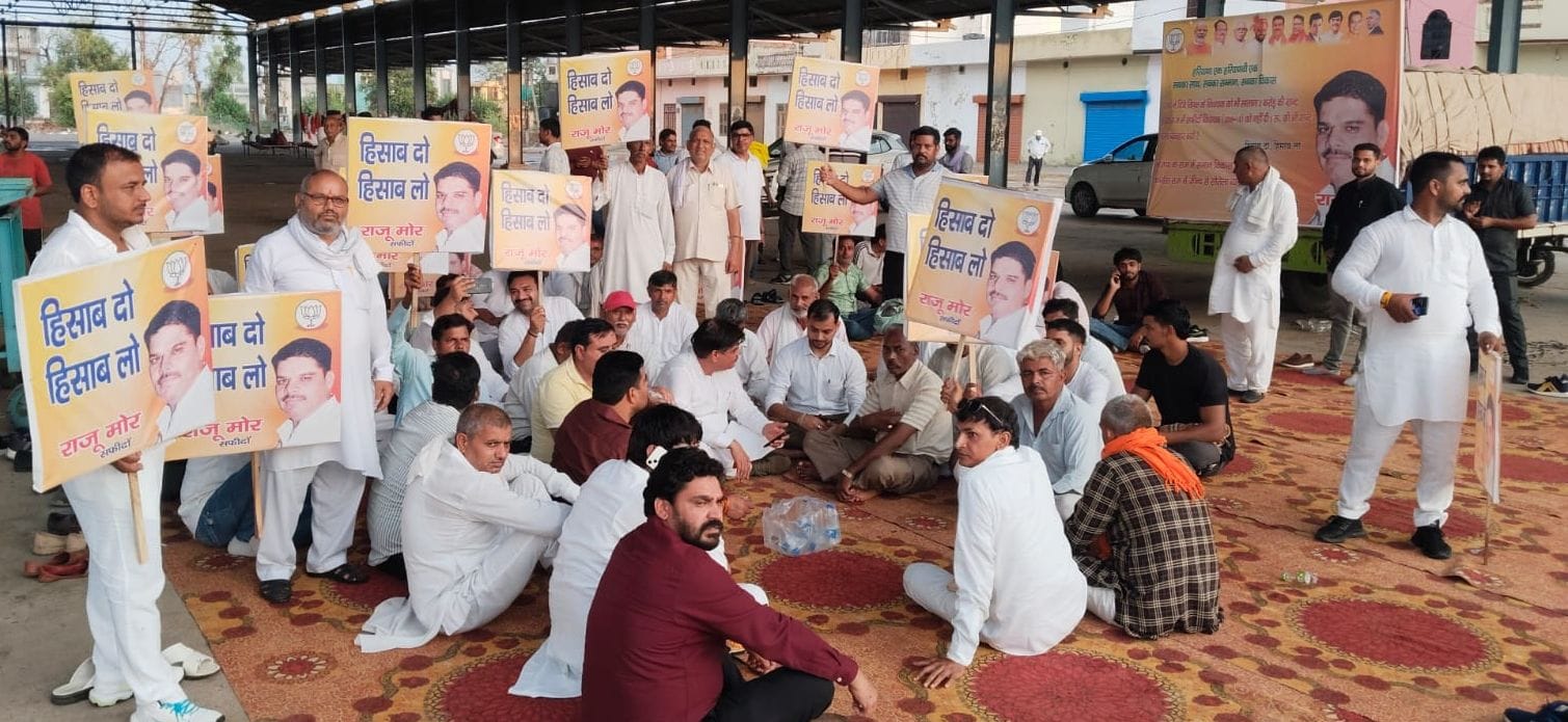 12जेएनडी51 : पिल्लूखेड़ा में हरियाणा मांगे हिसाब पदयात्रा को संबोधित करते सांसद दीपेंद्र सिंह
