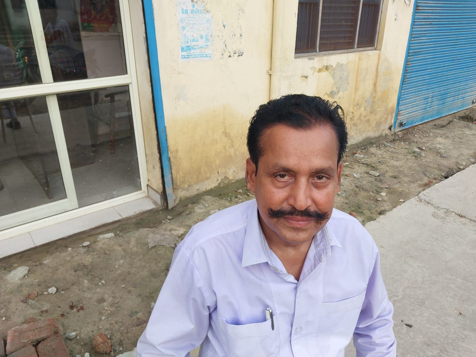 बरखेड़ा में सड़क पर पड़े गड्डे।संवाद बरखेड़ा में सड़क पर पड़े गड्डे।संवाद