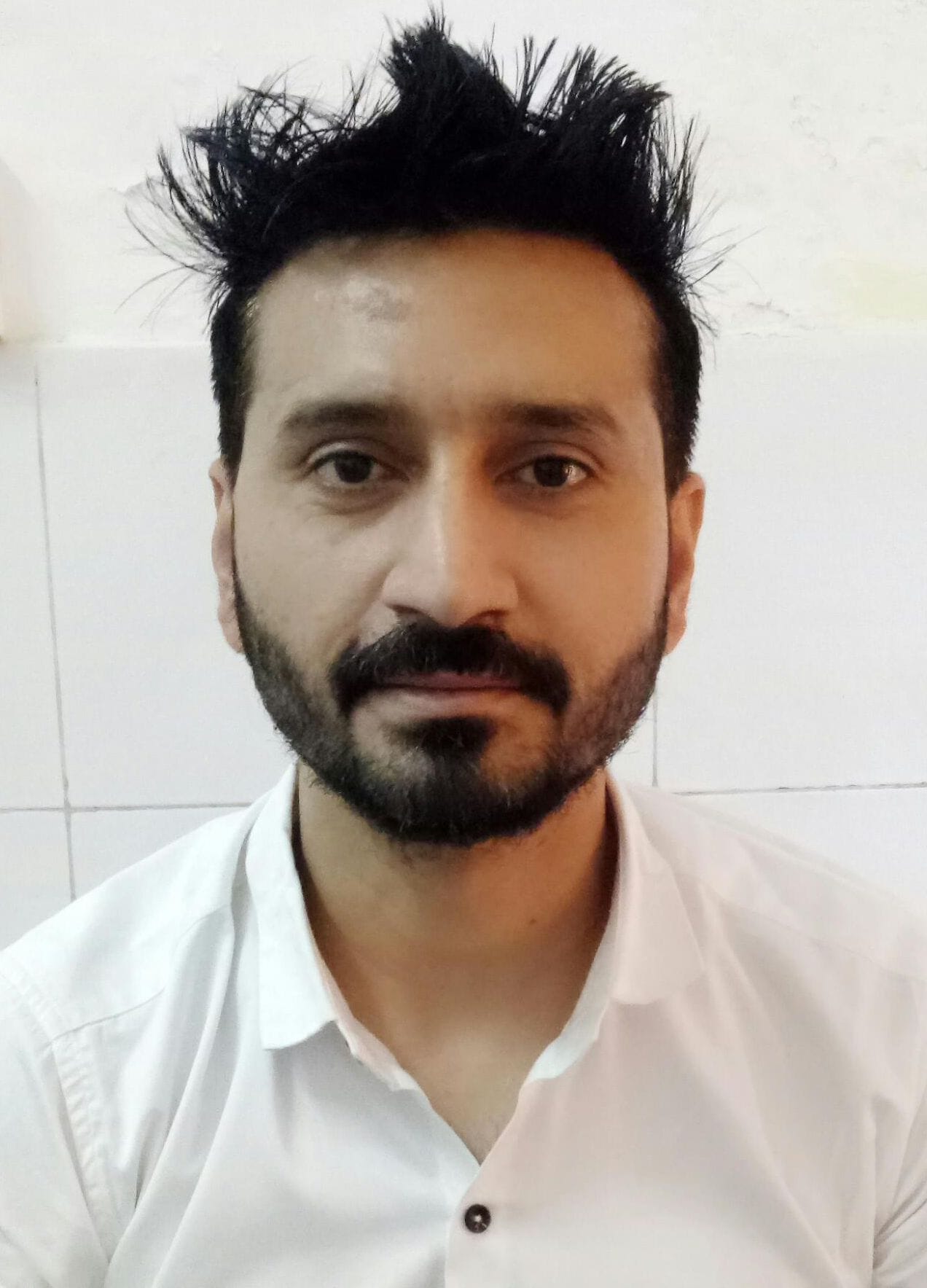 फोटो संख्या: 54 नागरिक अस्पताल में ओपीडी के लिए लगी मरीजों की लाइन--संवाद