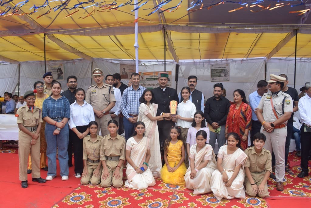 भगेड़ स्कूल में स्वतंत्रता दिवस कार्यक्रम में प्रस्तुति देते बच्चे। संवाद भगेड़ स्कूल में स्वतंत्रता दिवस कार्यक्रम में प्रस्तुति देते बच्चे। संवाद