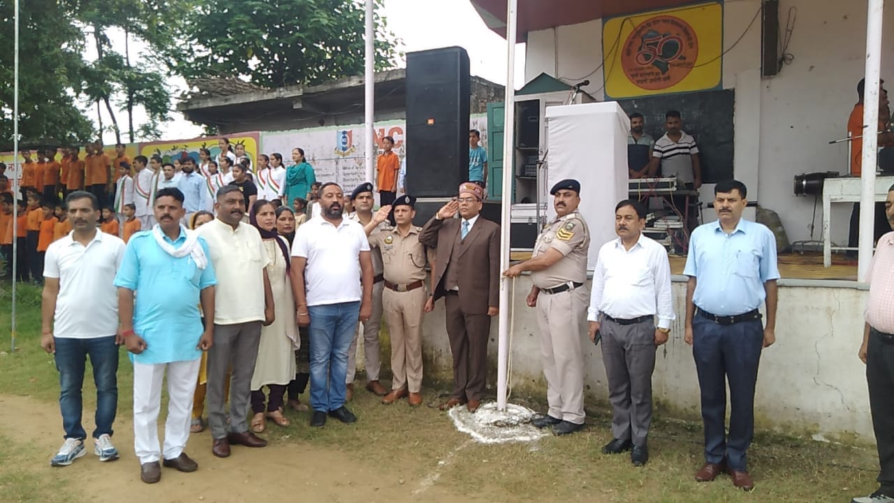 भगेड़ स्कूल में स्वतंत्रता दिवस कार्यक्रम में प्रस्तुति देते बच्चे। संवाद भगेड़ स्कूल में स्वतंत्रता दिवस कार्यक्रम में प्रस्तुति देते बच्चे। संवाद