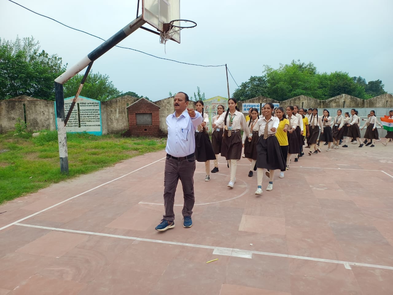 भगेड़ स्कूल में स्वतंत्रता दिवस कार्यक्रम में प्रस्तुति देते बच्चे। संवाद भगेड़ स्कूल में स्वतंत्रता दिवस कार्यक्रम में प्रस्तुति देते बच्चे। संवाद