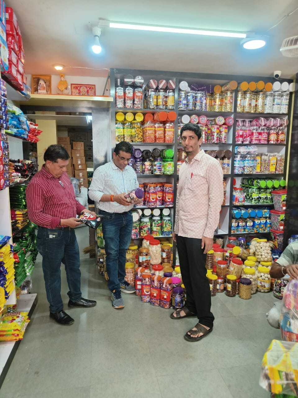 रक्षाबंधन पर्व से पहले खाद्य सुरक्षा विभाग ने की बड़ी कार्रवाई