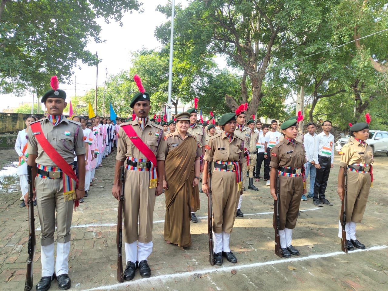 स्वतंत्रता दिवस पर प्रभात फेरी निकालती आर्य कन्या इंटर कॉलेज की छात्राएं।संवाद स्वतंत्रता दिवस पर प्रभात फेरी निकालती आर्य कन्या इंटर कॉलेज की छात्राएं।संवाद