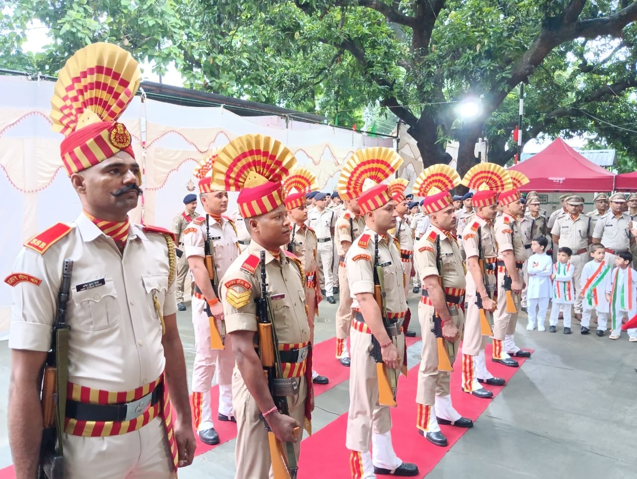 स्वतंत्रता दिवस पर प्रभात फेरी निकालती आर्य कन्या इंटर कॉलेज की छात्राएं।संवाद स्वतंत्रता दिवस पर प्रभात फेरी निकालती आर्य कन्या इंटर कॉलेज की छात्राएं।संवाद
