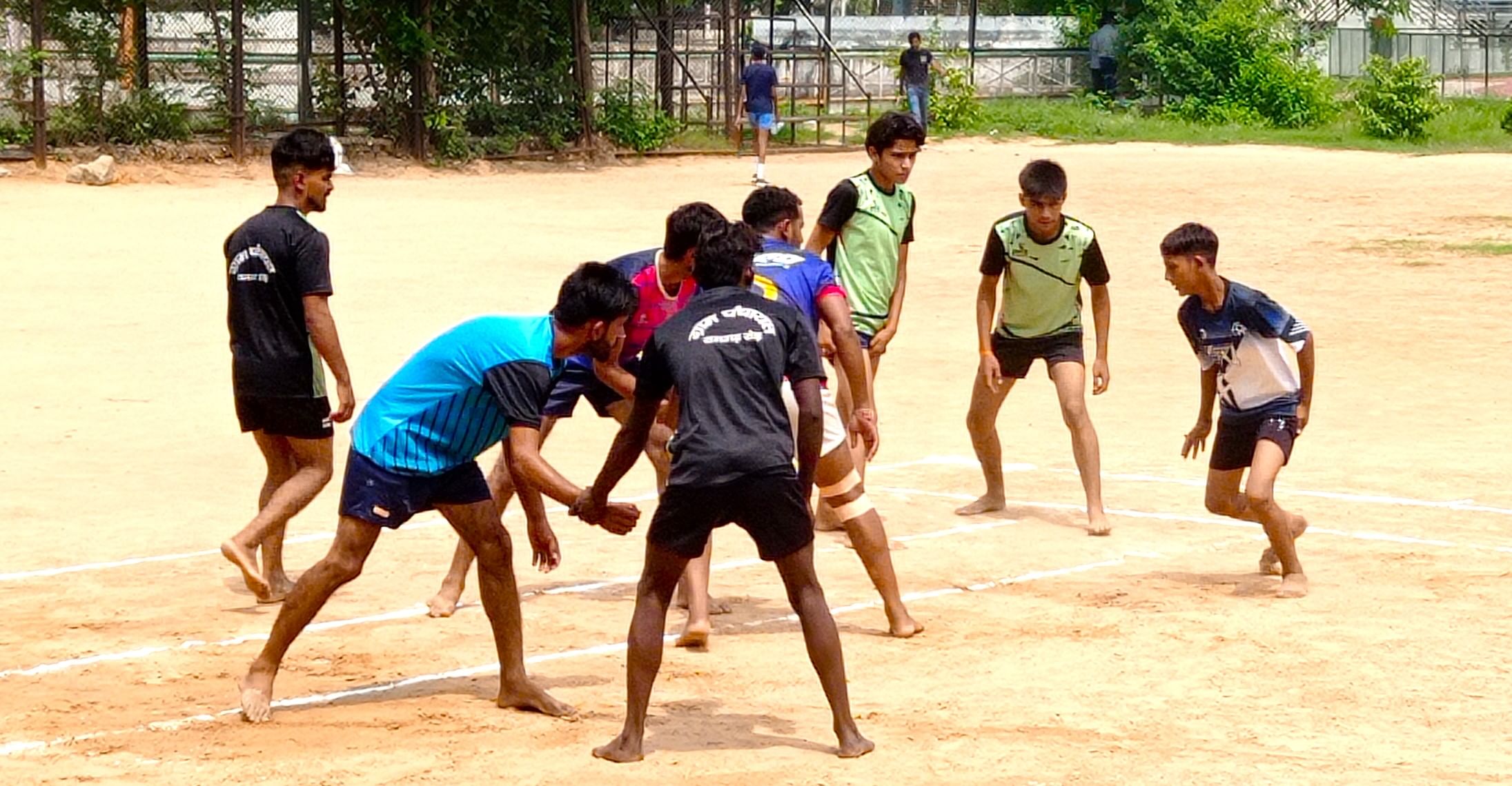 कुरुक्षेत्र। सीएम कप प्रतियोगिता के दौरान कबड्डी के मैच में भिड़ते खिलाड़ी। संवाद कुरुक्षेत्र। सीएम कप प्रतियोगिता के दौरान कबड्डी के मैच में भिड़ते खिलाड़ी। संवाद