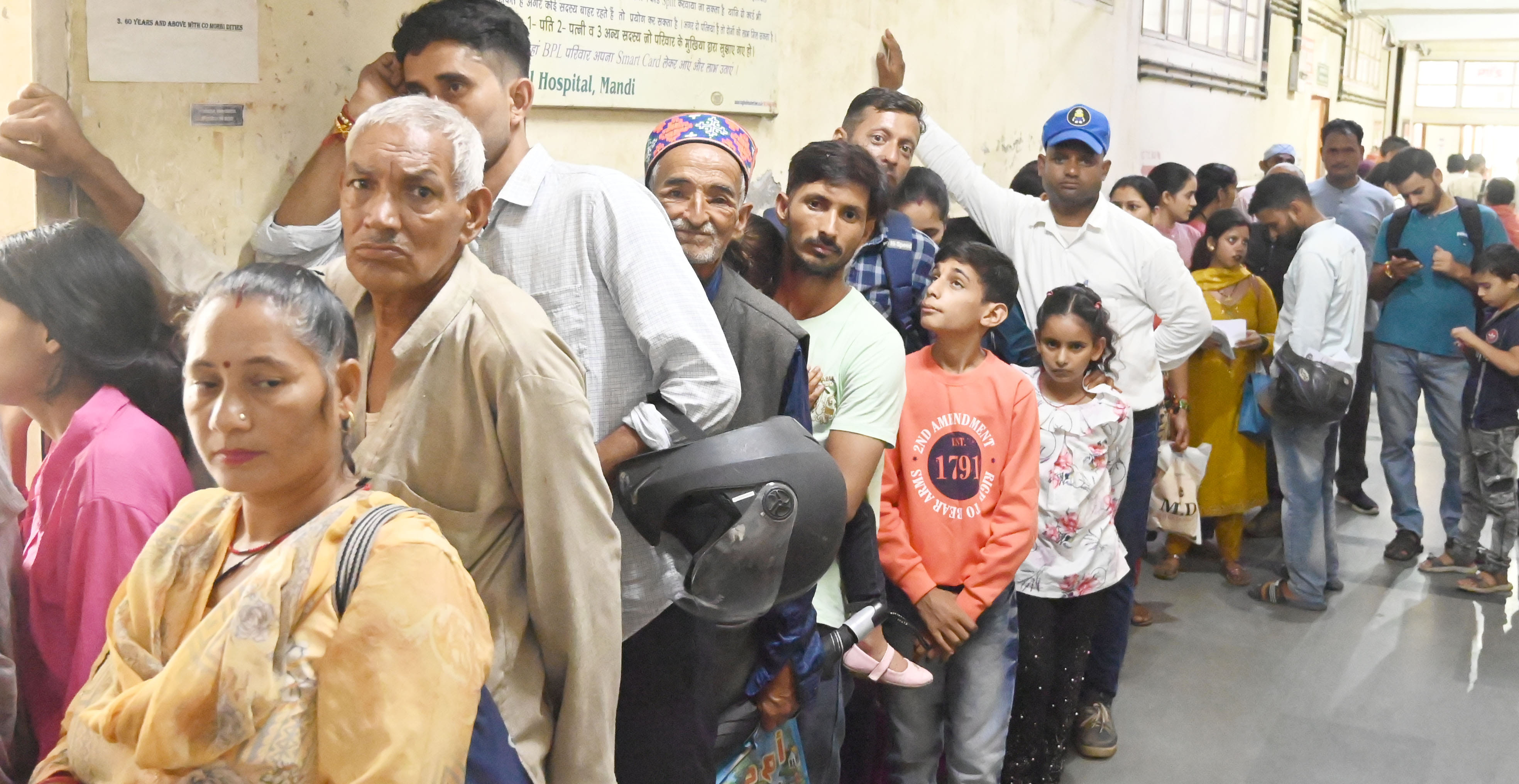 असाईनमेंट:जोनल अस्पताल मंडी में तैनात डॉ प्रिया सहित नर्सिज स्टाॅफ। संवाद असाईनमेंट:जोनल अस्पताल मंडी में तैनात डॉ प्रिया सहित नर्सिज स्टाॅफ। संवाद