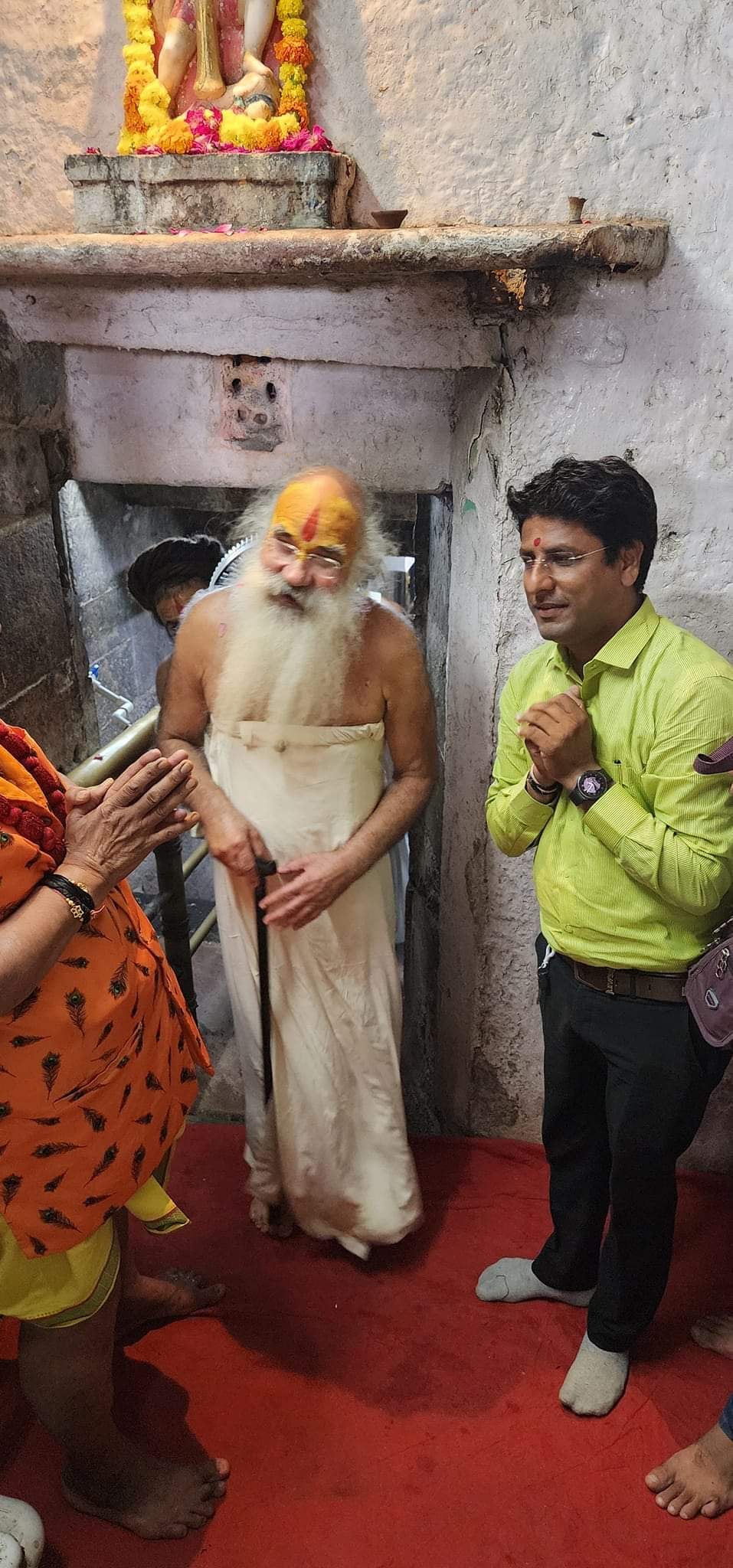 बाबा महाकाल के दर्शन करने पहुंचे महामंडलेश्वर अभिराम दास त्यागी महाराज.... गर्भग्रह मे पहुंचकर बाबा महाकाल के दर्शन करने पहुंचे महामंडलेश्वर अभिराम दास त्यागी महाराज.... गर्भग्रह मे पहुंचकर