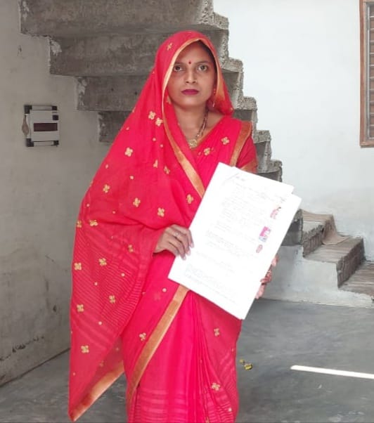 पूरनपुर में ब्लॉक प्रमुख का नामांकन करने पहुंची मानसी सिंह।संवाद