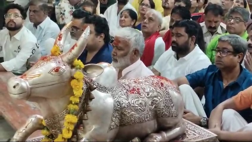 बाबा महाकाल की भस्म आरती में पहुंचे उत्तर प्रदेश के मंत्री स्वतंत्र देव सिंह...चांदी द्वार पर म बाबा महाकाल की भस्म आरती में पहुंचे उत्तर प्रदेश के मंत्री स्वतंत्र देव सिंह...चांदी द्वार पर म