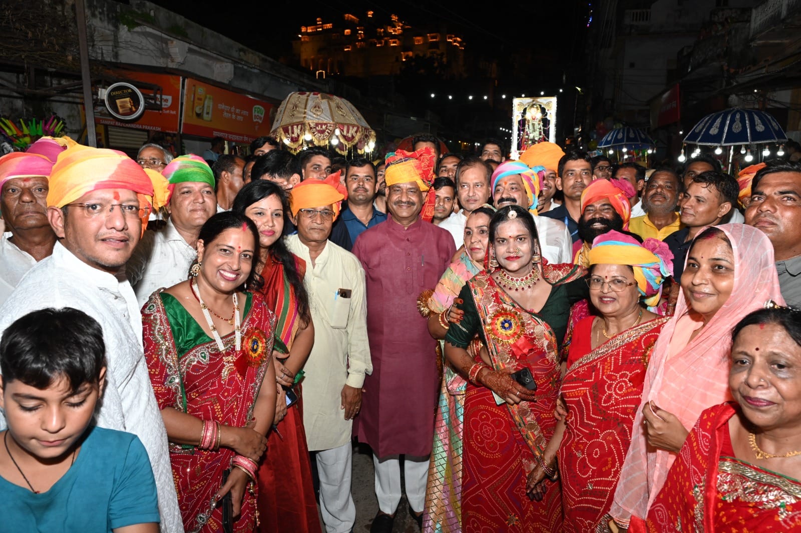 बूंदी में शौर्य का प्रतिक कजली तीज सवारी निकली शानो शौकत से, उमड़ा जनसैलाब बूंदी में शौर्य का प्रतिक कजली तीज सवारी निकली शानो शौकत से, उमड़ा जनसैलाब