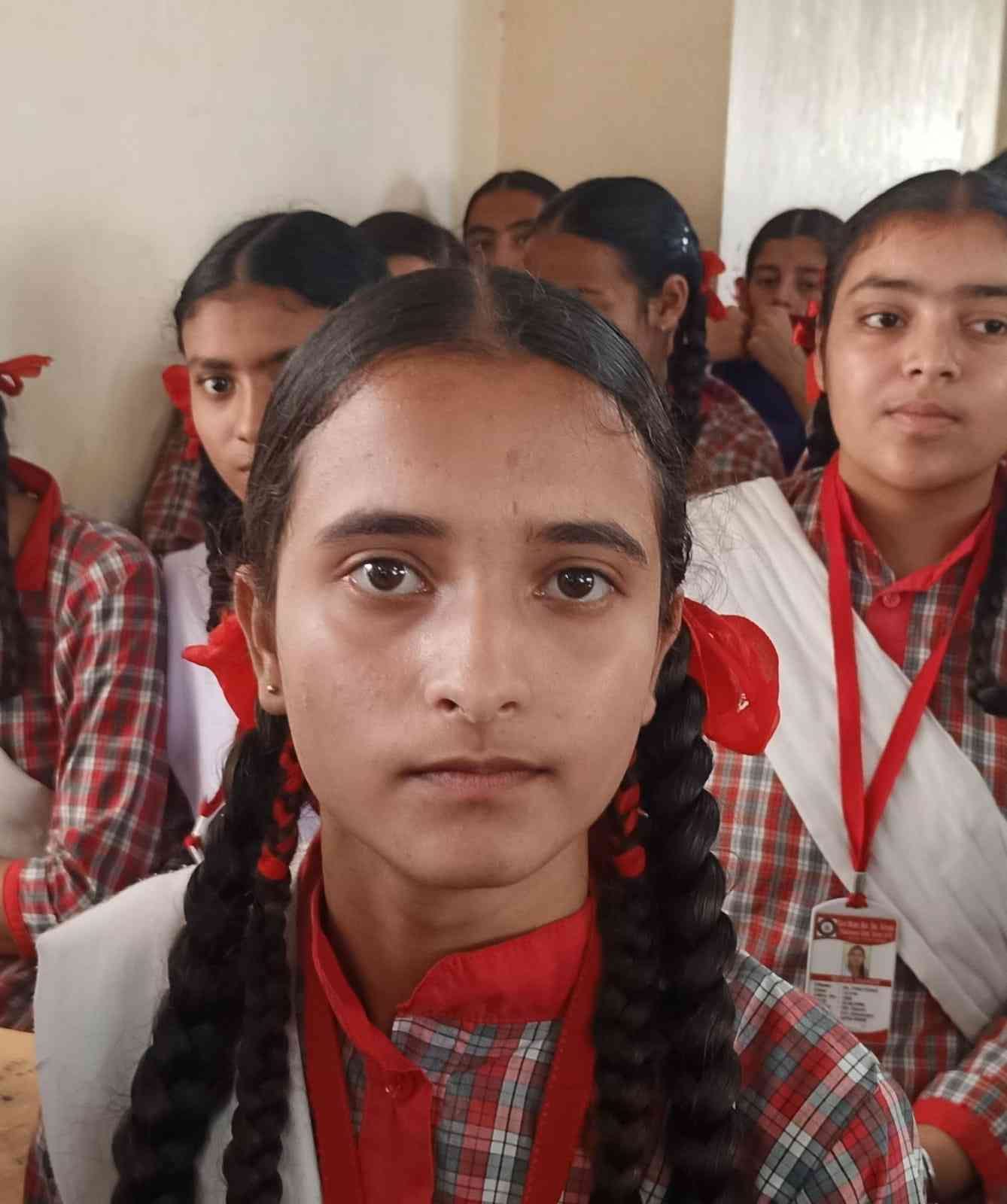 धर्मपुर स्कूल की छात्रा भूमि। संवाद धर्मपुर स्कूल की छात्रा भूमि। संवाद