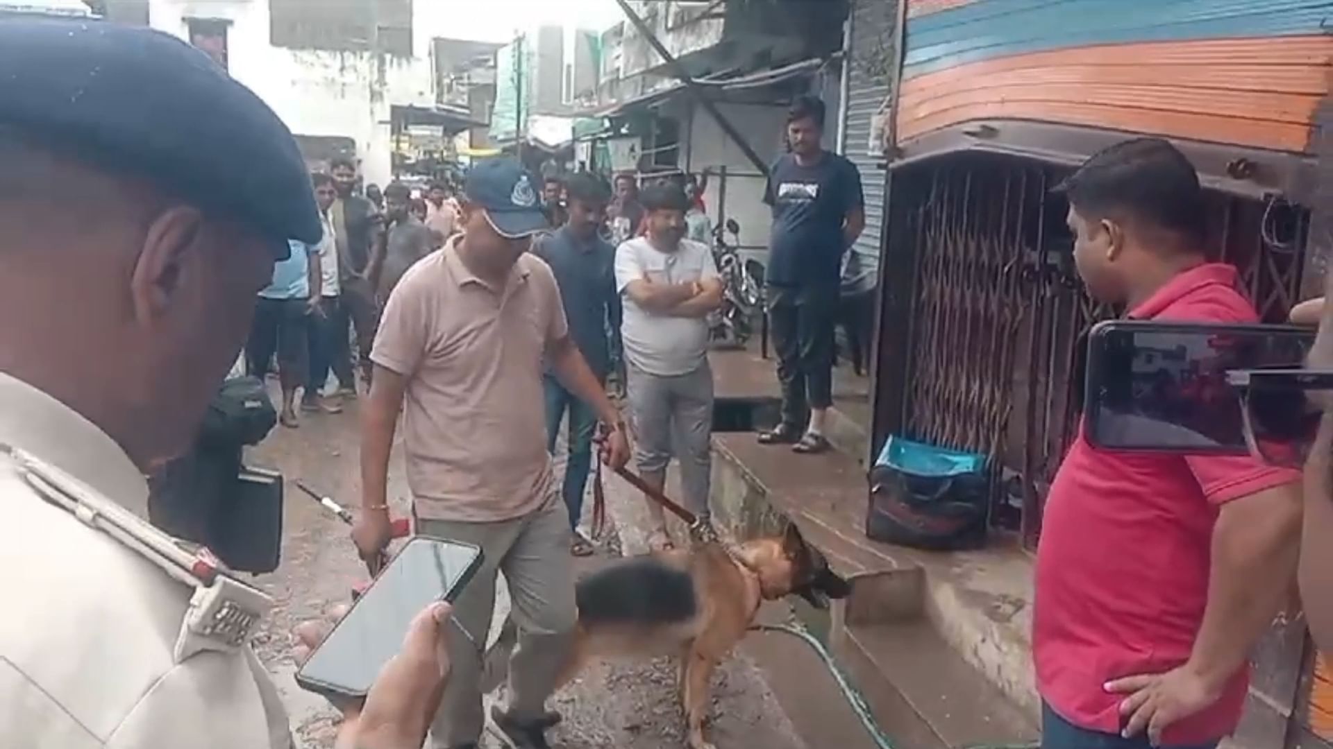 बोरगांव बुजुर्ग में दो ज्वेलरी शॉप को चोरों ने बनाया निशाना