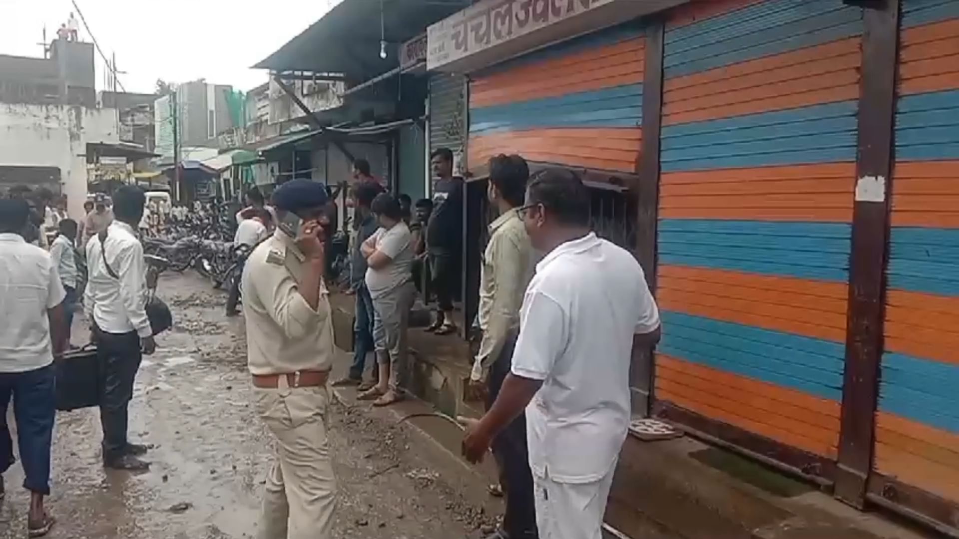 बोरगांव बुजुर्ग में दो ज्वेलरी शॉप को चोरों ने बनाया निशाना