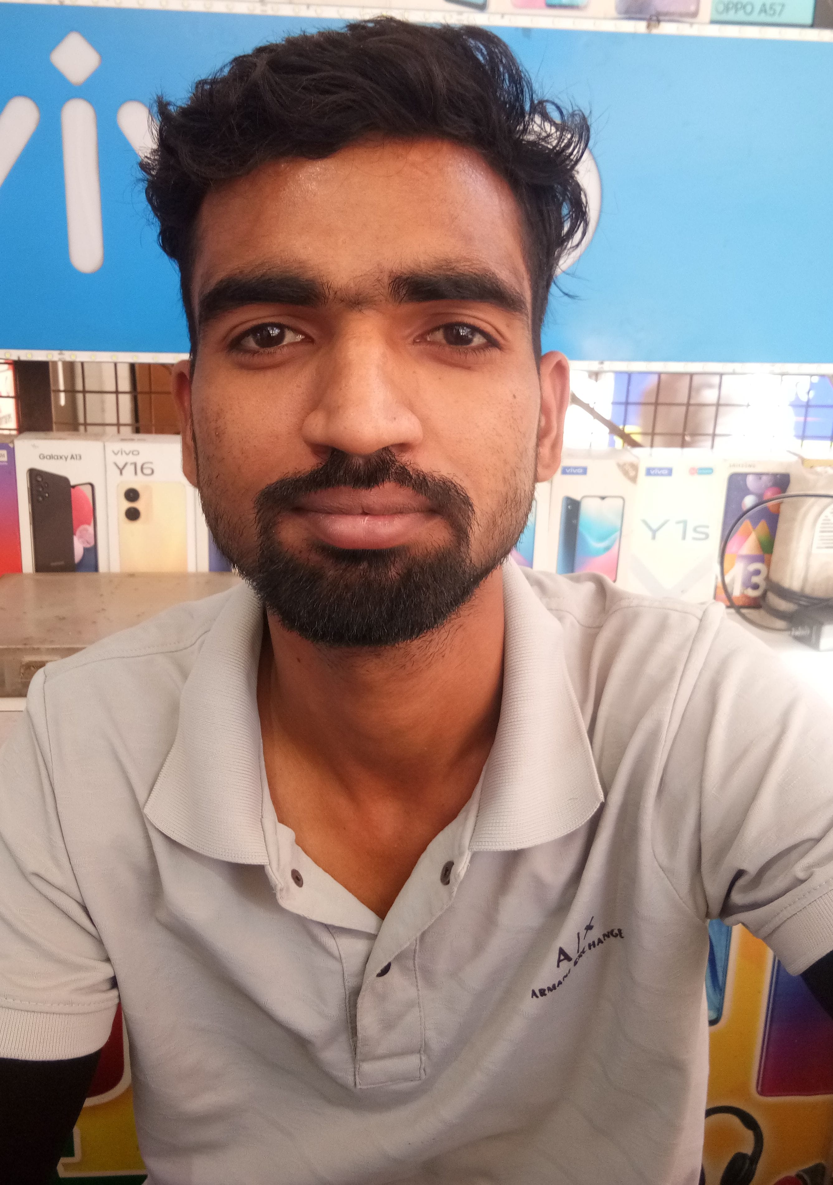 फोटो संख्या:60- पुराने डाकघर के पास जमीन पर रखा ट्रांसफार्मर--संवाद