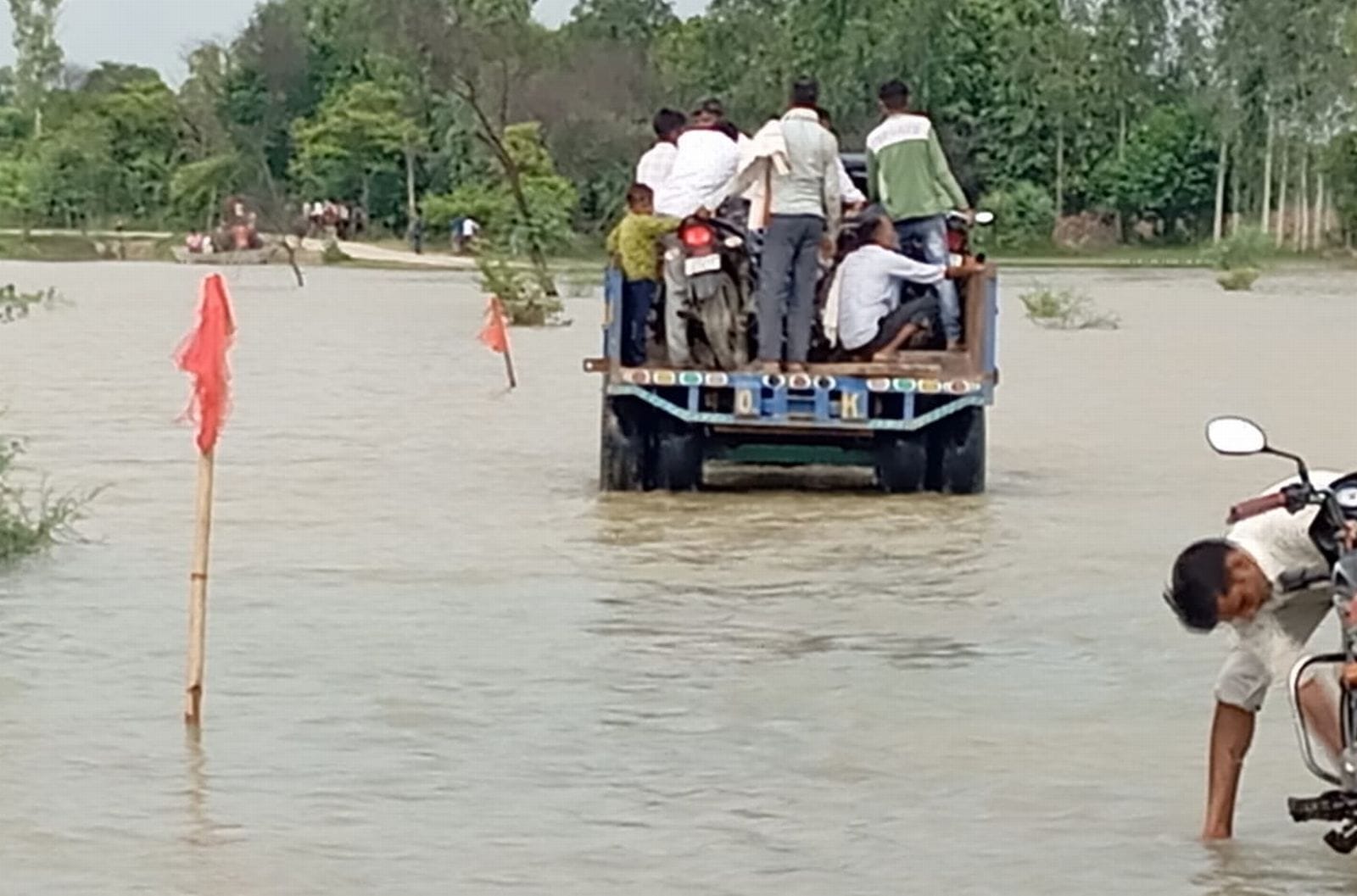कछला घाट पर गंगा का बढ़ा जलस्तर। संवाद