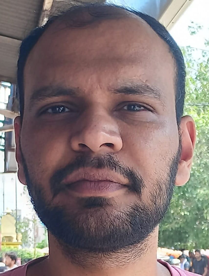 कुरुक्षेत्र। परीक्षा देने के बाद जान जोखिम में डाल बस की छत पर सफर करते अभ्यर्थी। संवाद कुरुक्षेत्र। परीक्षा देने के बाद जान जोखिम में डाल बस की छत पर सफर करते अभ्यर्थी। संवाद
