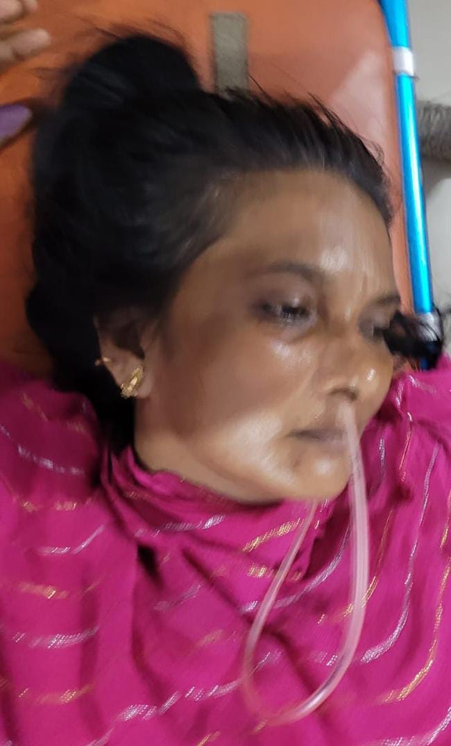 पीलीभीत के जिला चिकित्सालय में मौजूद घायल के परिजन।स्रोत:सोशल मीडिया पीलीभीत के जिला चिकित्सालय में मौजूद घायल के परिजन।स्रोत:सोशल मीडिया