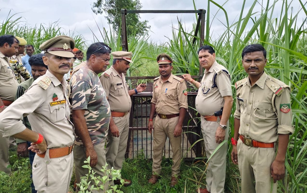 इमलिया में हंगामा करते ग्रामीण-संवाद इमलिया में हंगामा करते ग्रामीण-संवाद