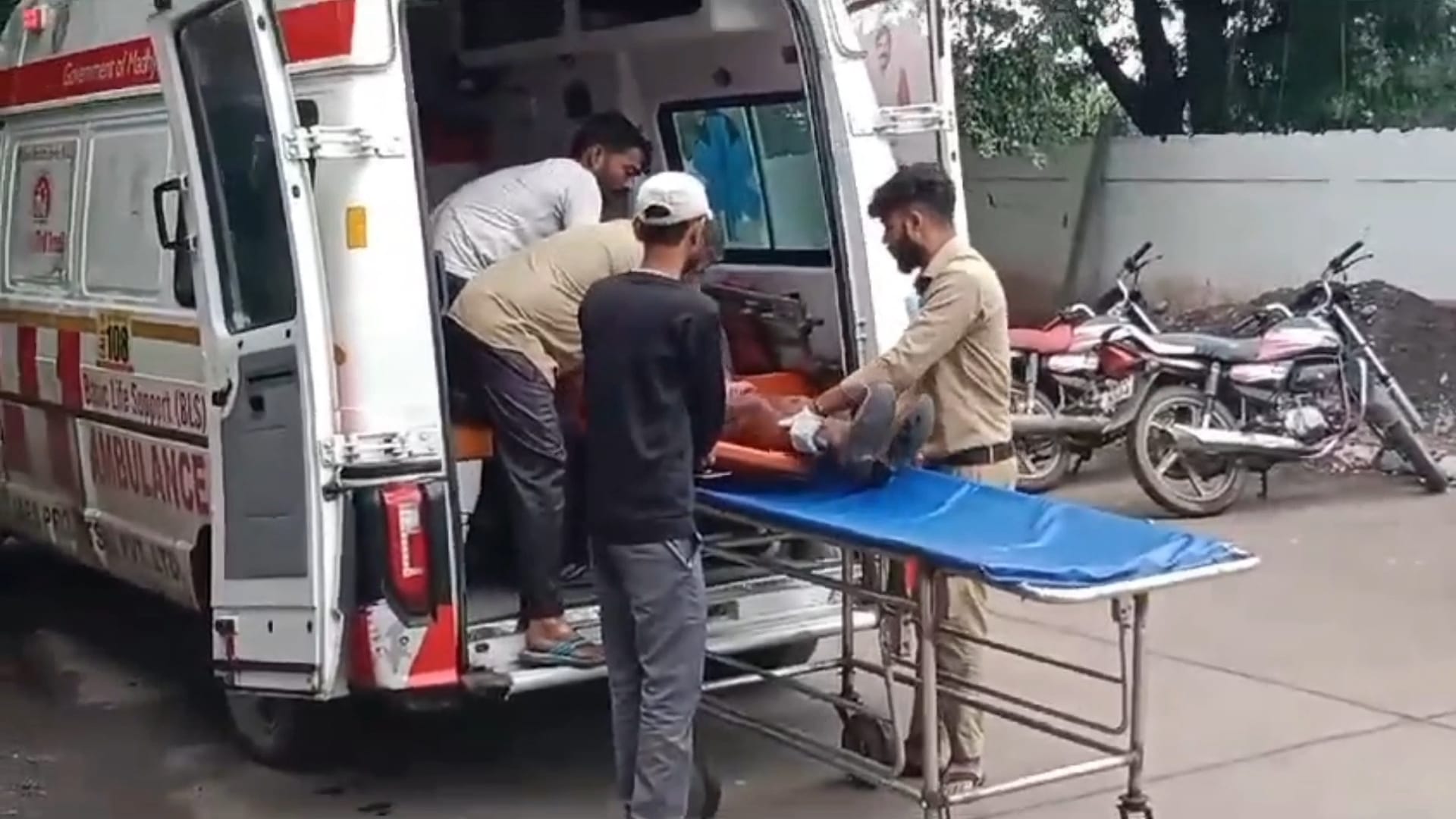 अस्पताल में भर्ती गंभीर मरीज ने किया आत्महत्या का प्रयास