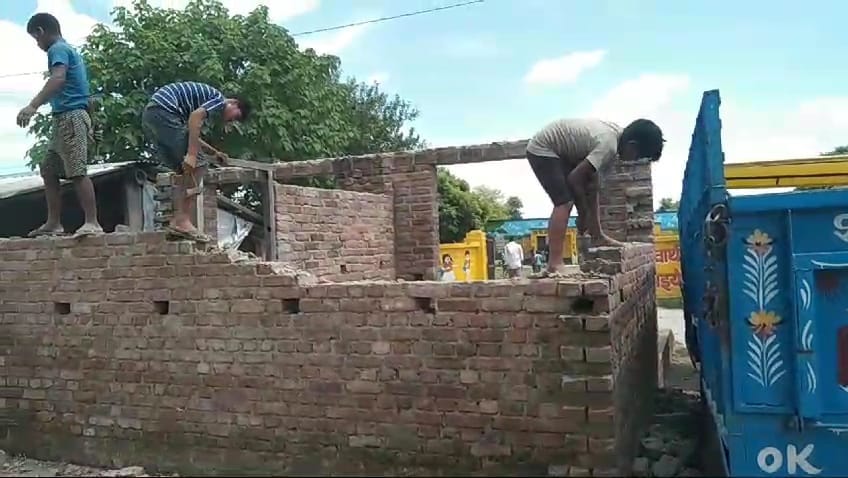 माथुरपुर-सुजानपुर के पास कटान करती नदी संवाद माथुरपुर-सुजानपुर के पास कटान करती नदी संवाद