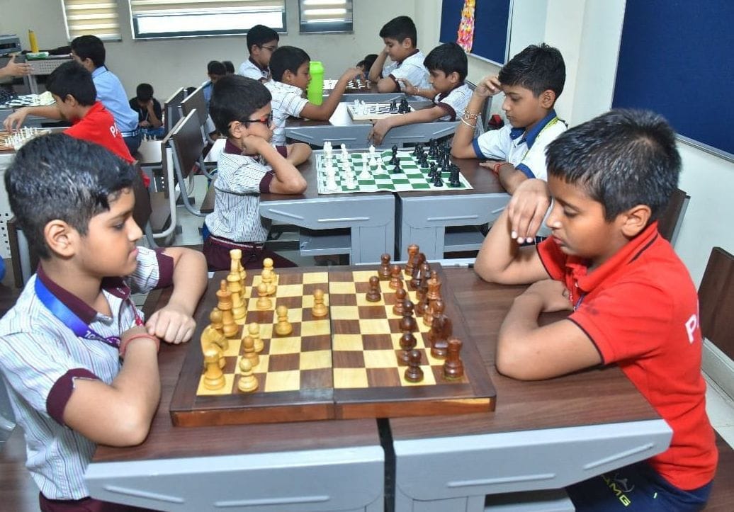 29सीटीके22- शिक्षा विभाग की ओर से आयोजित अंडर-11 वर्ग की जिला स्तरीय खेल स्पर्धा में योग प्रदर