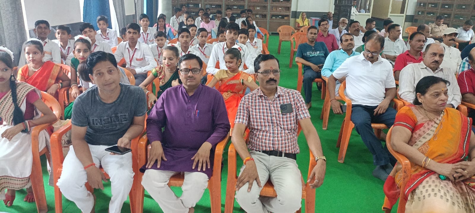 बीसलपुर के सरस्वती विद्या मंदिर में आयोजित कार्यक्रम  को संबोधित करते सीओ प्रतीक दहिया। संवाद
