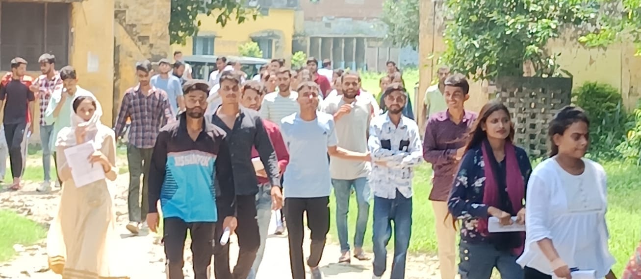 पीलीभीत की टनकपुर रोड पर लगा जाम।संवाद