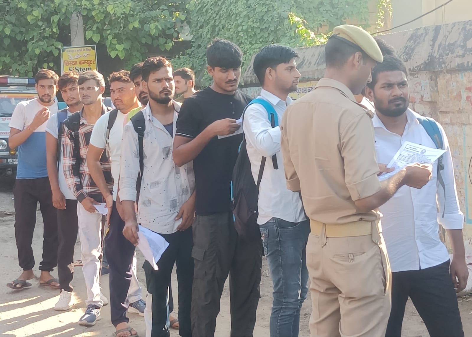 पीलीभीत की टनकपुर रोड पर लगा जाम।संवाद