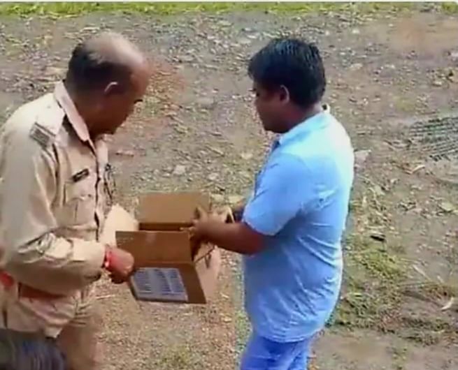 सागर एप्पल के मोबाइल लूट मामले मैं तीन के खिलाफ मामला दर्ज सागर एप्पल के मोबाइल लूट मामले मैं तीन के खिलाफ मामला दर्ज