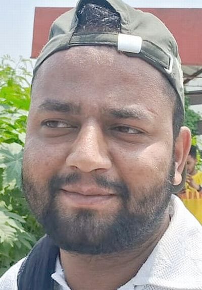 बहेड़ी मोड़ पर रोडवेज बस को शहर में अंदर जाने से रोकती यातायात पुलिस। संवाद बहेड़ी मोड़ पर रोडवेज बस को शहर में अंदर जाने से रोकती यातायात पुलिस। संवाद