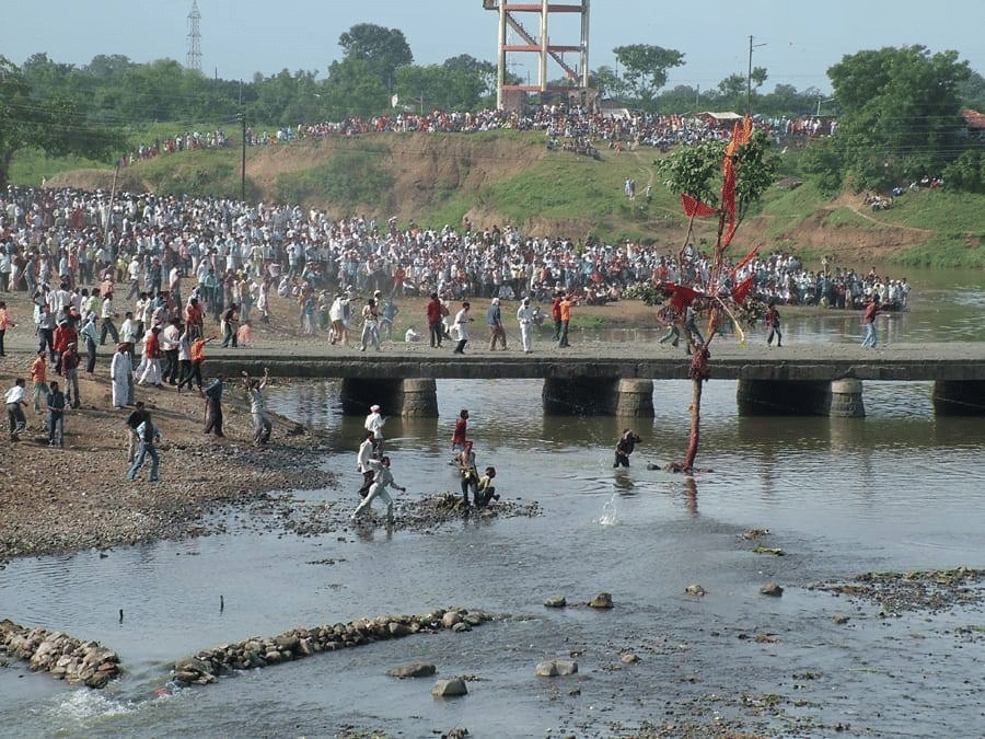 गोटमार मेले की तैयारी